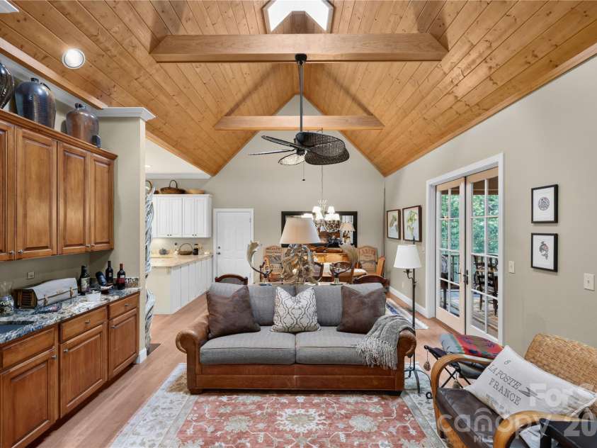 911 Buckberry Drive, Sapphire, NC 28774.  MLS# CAR4405145, YatesRealty ID 40813. 