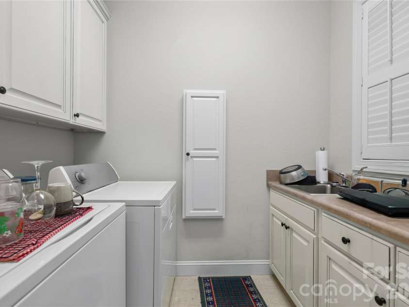 911 Buckberry Drive, Sapphire, NC 28774.  MLS# CAR4405145, YatesRealty ID 40813. 