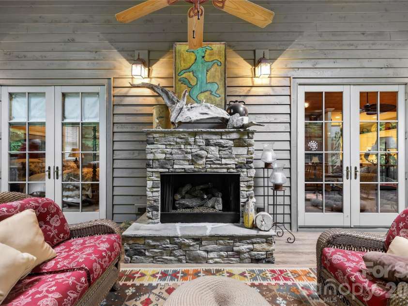 911 Buckberry Drive, Sapphire, NC 28774.  MLS# CAR4405145, YatesRealty ID 40813. 