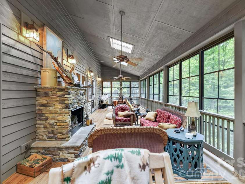911 Buckberry Drive, Sapphire, NC 28774.  MLS# CAR4405145, YatesRealty ID 40813. 