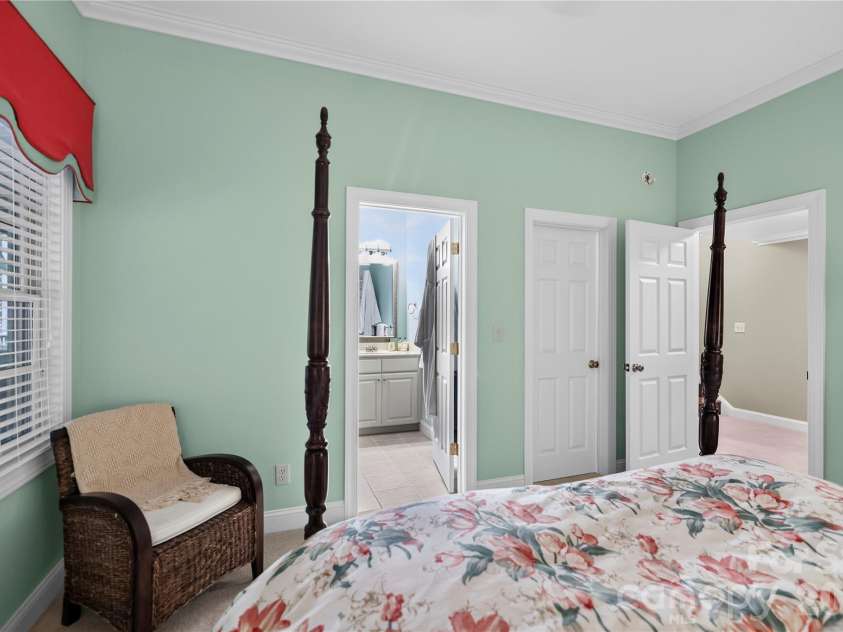 911 Buckberry Drive, Sapphire, NC 28774.  MLS# CAR4405145, YatesRealty ID 40813. 