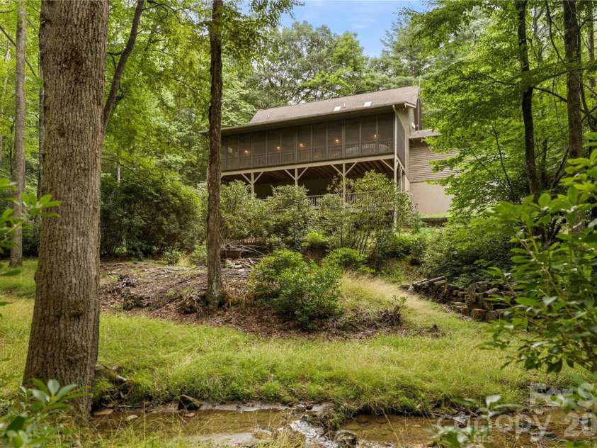 911 Buckberry Drive, Sapphire, NC 28774.  MLS# CAR4405145, YatesRealty ID 40813. 