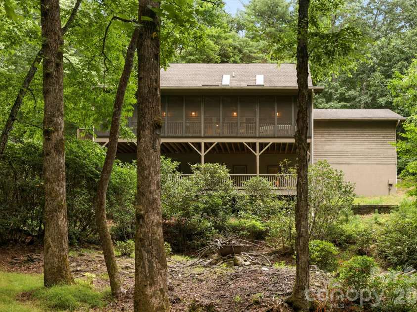 911 Buckberry Drive, Sapphire, NC 28774.  MLS# CAR4405145, YatesRealty ID 40813. 