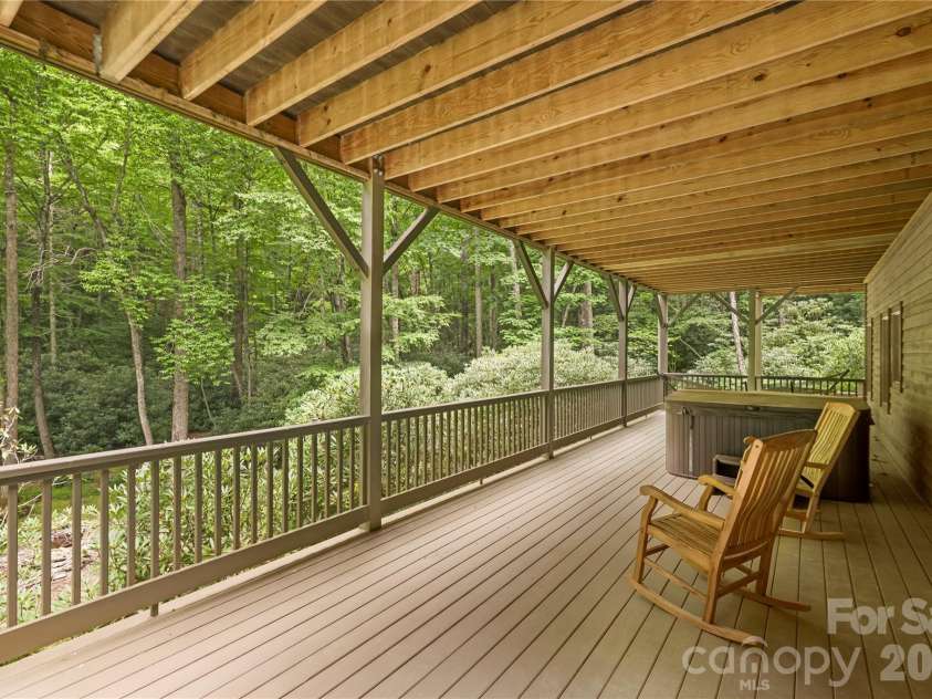 911 Buckberry Drive, Sapphire, NC 28774.  MLS# CAR4405145, YatesRealty ID 40813. 