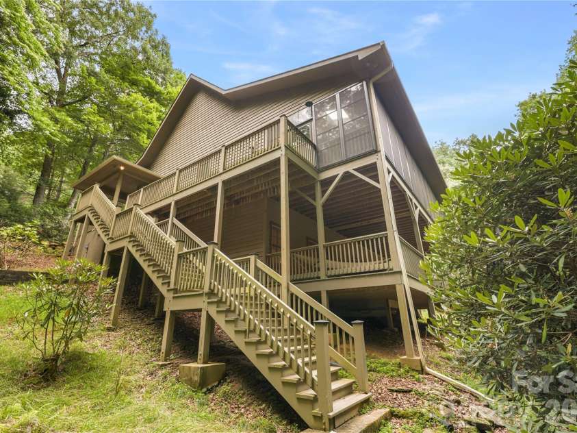 911 Buckberry Drive, Sapphire, NC 28774.  MLS# CAR4405145, YatesRealty ID 40813. 