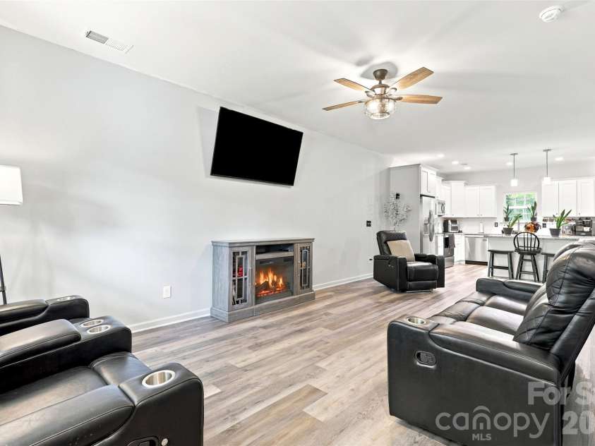 313 Bell Street, Mount Holly, NC 28120.  MLS# CAR4407758, YatesRealty ID 40814. Bright and Spacious