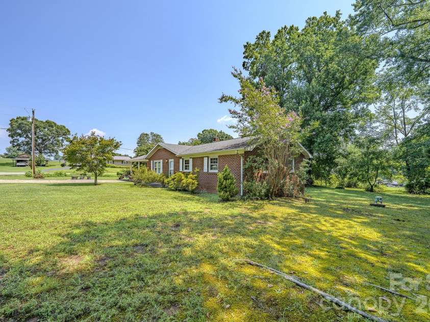 1169 Burkehurst Avenue, Morganton, NC 28655.  MLS# CAR4409187, YatesRealty ID 40816. 