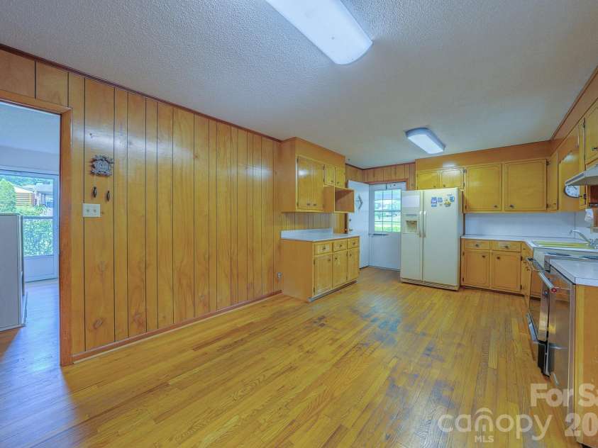 1169 Burkehurst Avenue, Morganton, NC 28655.  MLS# CAR4409187, YatesRealty ID 40816. 
