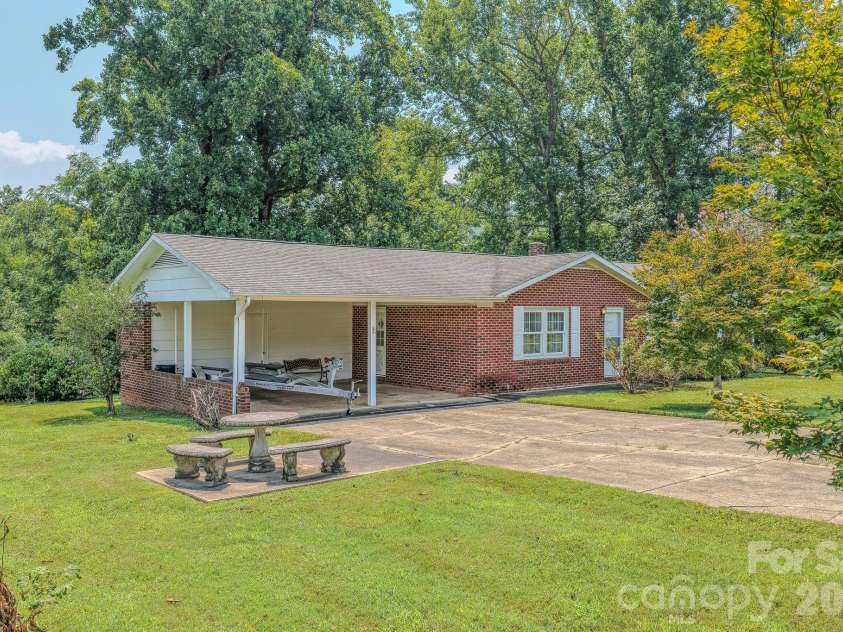 1169 Burkehurst Avenue, Morganton, NC 28655.  MLS# CAR4409187, YatesRealty ID 40816. 