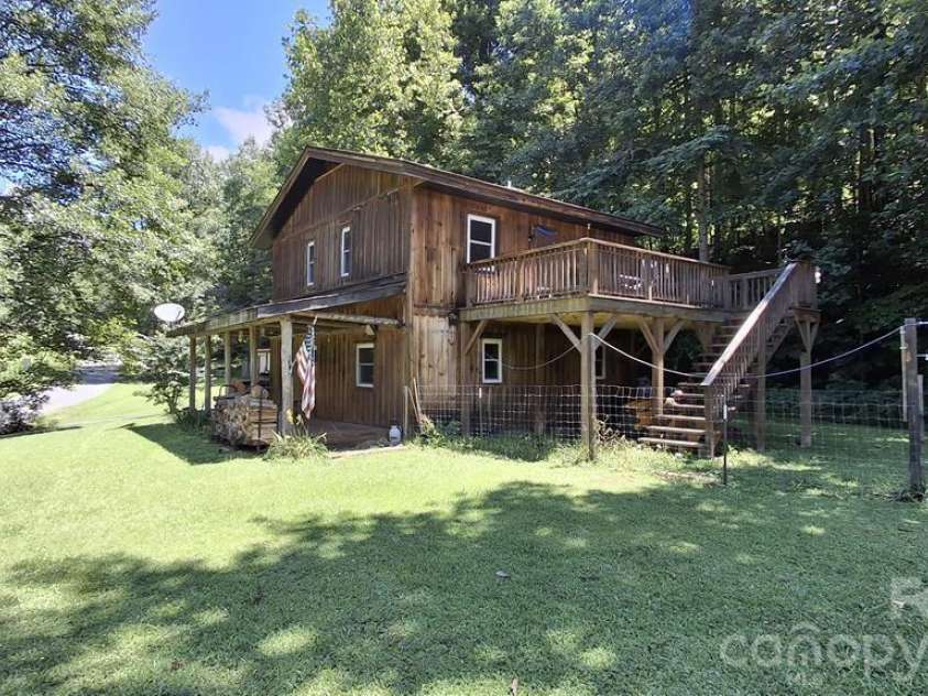 454 Bradley Branch Road, Whittier, NC 28789.  MLS# CAR4404950, YatesRealty ID 40817. 