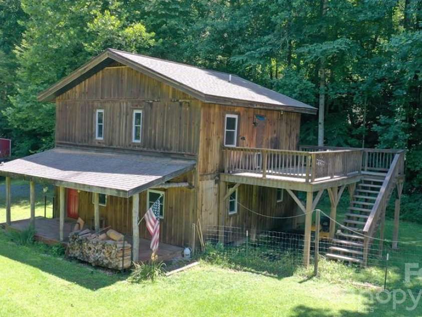 454 Bradley Branch Road, Whittier, NC 28789.  MLS# CAR4404950, YatesRealty ID 40817. 