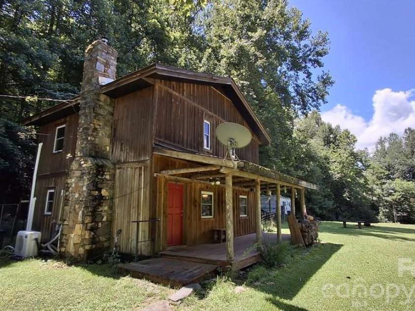 454 Bradley Branch Road, Whittier, NC 28789.  MLS# CAR4404950, YatesRealty ID 40817. 