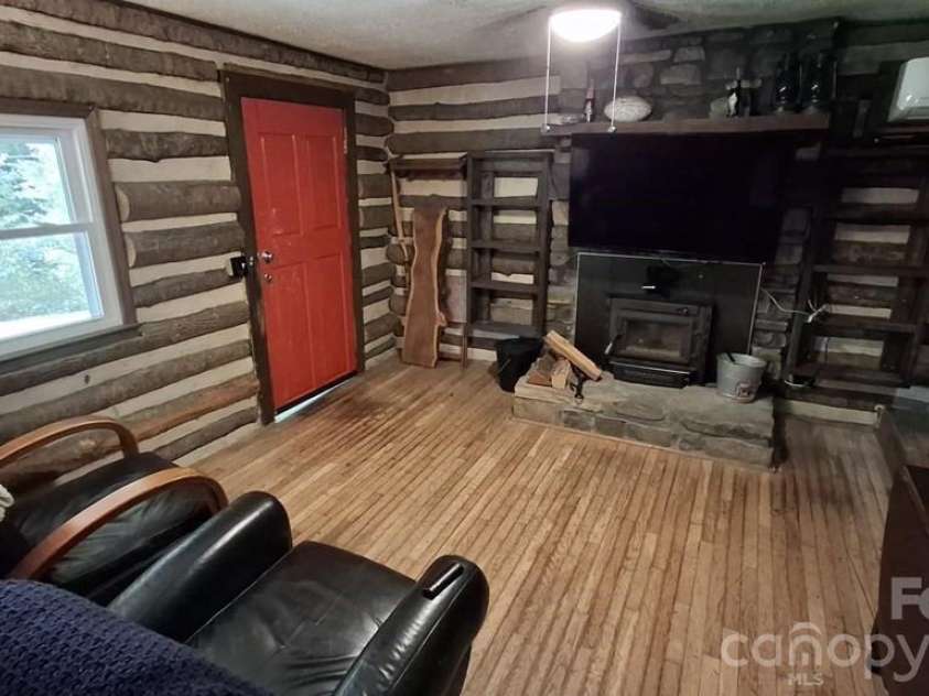 454 Bradley Branch Road, Whittier, NC 28789.  MLS# CAR4404950, YatesRealty ID 40817. 
