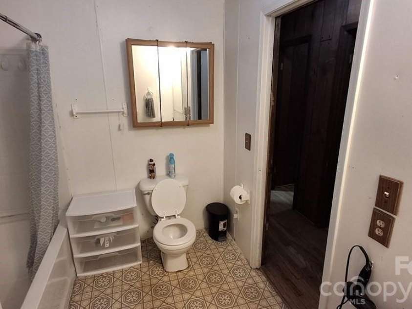 454 Bradley Branch Road, Whittier, NC 28789.  MLS# CAR4404950, YatesRealty ID 40817. 