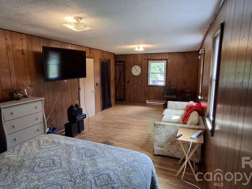 454 Bradley Branch Road, Whittier, NC 28789.  MLS# CAR4404950, YatesRealty ID 40817. 