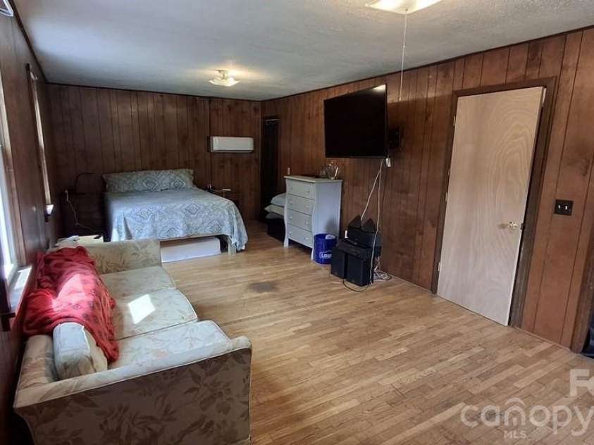 454 Bradley Branch Road, Whittier, NC 28789.  MLS# CAR4404950, YatesRealty ID 40817. 