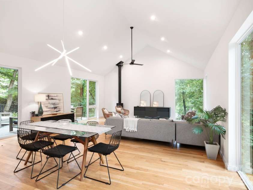 190 Rumbough Place, Asheville, NC 28806.  MLS# CAR4408756, YatesRealty ID 40818. 