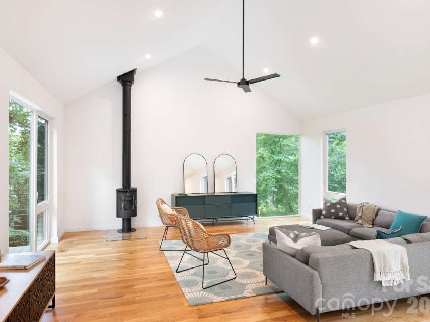 190 Rumbough Place, Asheville, NC 28806.  MLS# CAR4408756, YatesRealty ID 40818. 