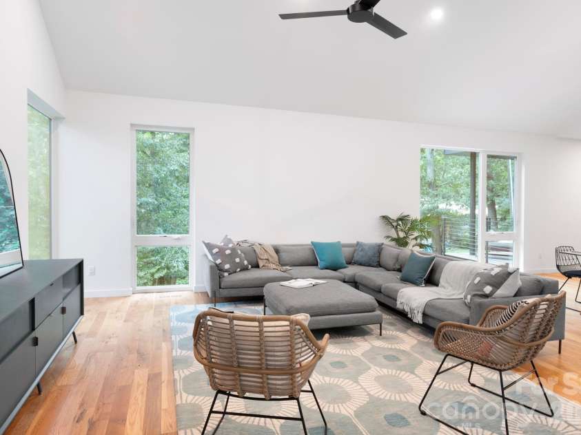 190 Rumbough Place, Asheville, NC 28806.  MLS# CAR4408756, YatesRealty ID 40818. 