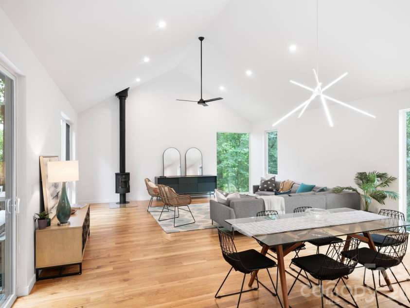 190 Rumbough Place, Asheville, NC 28806.  MLS# CAR4408756, YatesRealty ID 40818. 