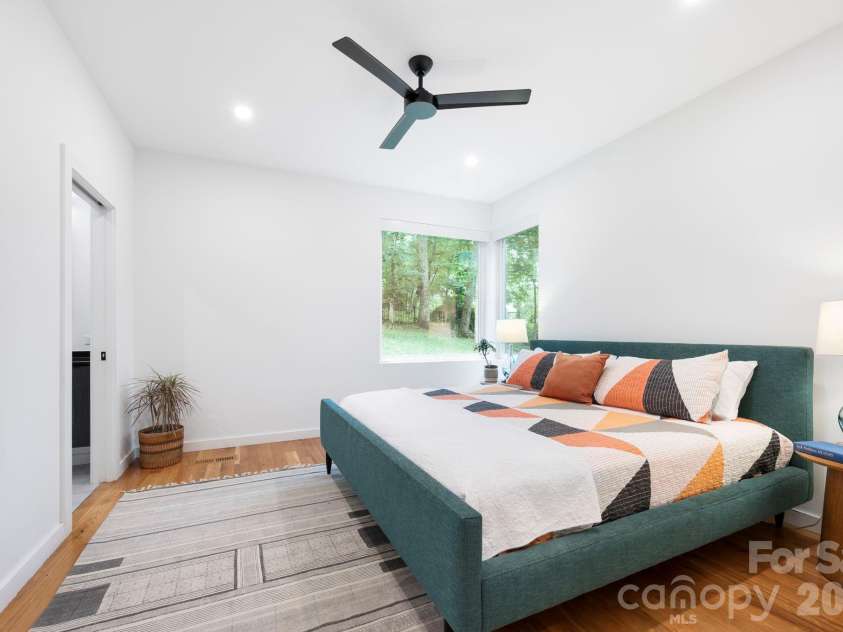 190 Rumbough Place, Asheville, NC 28806.  MLS# CAR4408756, YatesRealty ID 40818. 