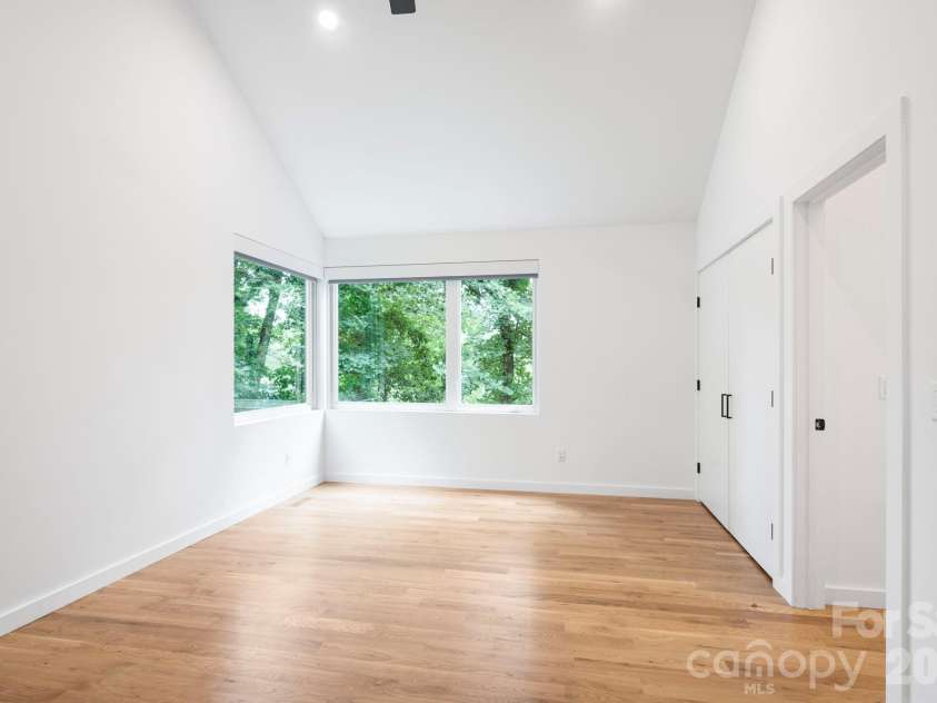 190 Rumbough Place, Asheville, NC 28806.  MLS# CAR4408756, YatesRealty ID 40818. 