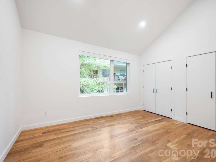 190 Rumbough Place, Asheville, NC 28806.  MLS# CAR4408756, YatesRealty ID 40818. 