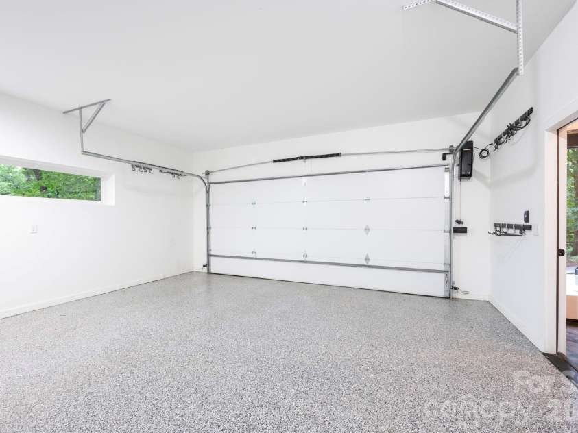 190 Rumbough Place, Asheville, NC 28806.  MLS# CAR4408756, YatesRealty ID 40818. 