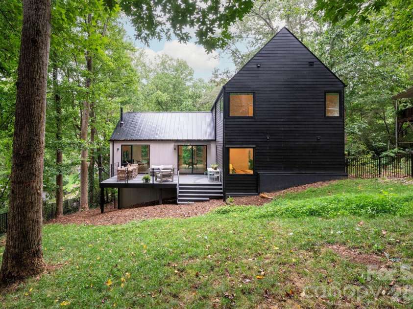 190 Rumbough Place, Asheville, NC 28806.  MLS# CAR4408756, YatesRealty ID 40818. 