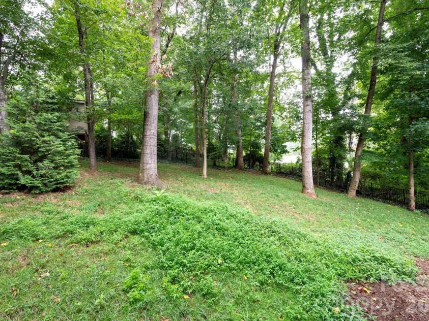 190 Rumbough Place, Asheville, NC 28806.  MLS# CAR4408756, YatesRealty ID 40818. 