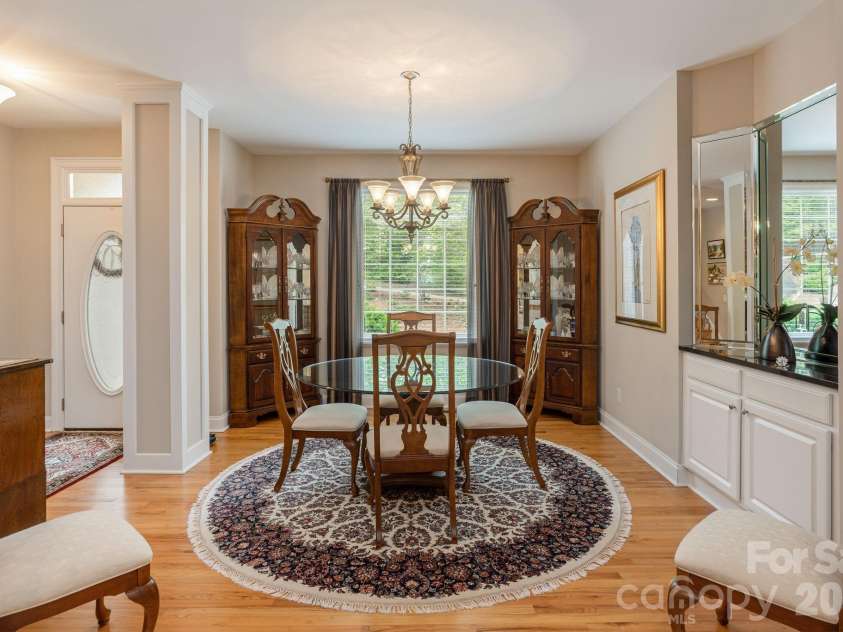 110 FOX CHASE Drive, Hendersonville, NC 28739.  MLS# CAR4354870, YatesRealty ID 4082. 
