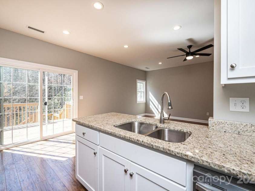 1314 39th Street Circle, Hickory, NC 28602.  MLS# CAR4242476, YatesRealty ID 4082. 