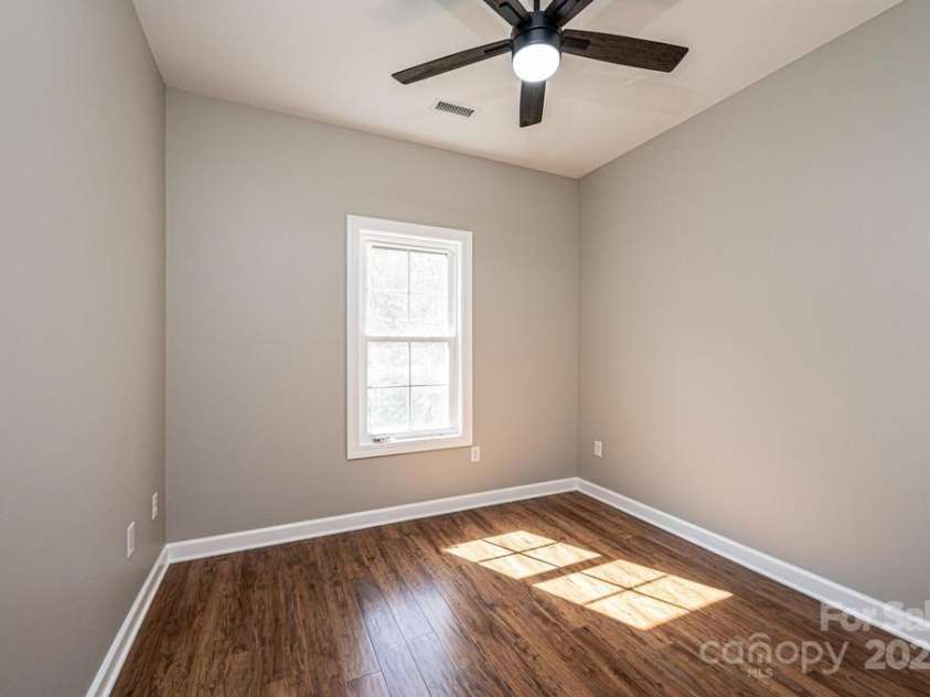 1314 39th Street Circle, Hickory, NC 28602.  MLS# CAR4242476, YatesRealty ID 4082. 