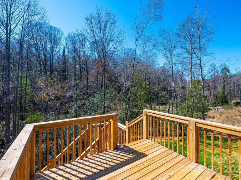 1314 39th Street Circle, Hickory, NC 28602.  MLS# CAR4242476, YatesRealty ID 4082. 