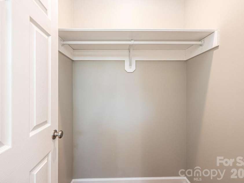 1314 39th Street Circle, Hickory, NC 28602.  MLS# CAR4335784, YatesRealty ID 4082. 