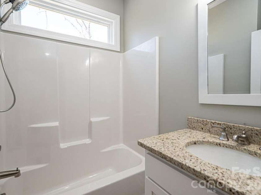 1314 39th Street Circle, Hickory, NC 28602.  MLS# CAR4335784, YatesRealty ID 4082. 