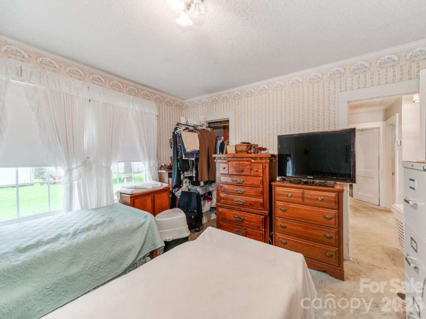 1281 Old Charlotte Road, Concord, NC 28027.  MLS# CAR4409044, YatesRealty ID 40821. 