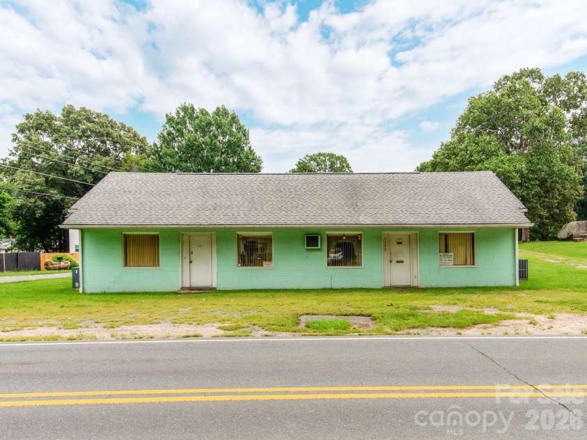 1281 Old Charlotte Road, Concord, NC 28027.  MLS# CAR4409044, YatesRealty ID 40821. 
