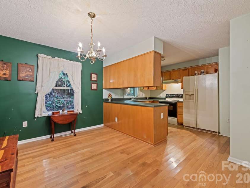 42 Greenview Drive, Maggie Valley, NC 28751.  MLS# CAR4311130, YatesRealty ID 40821. 