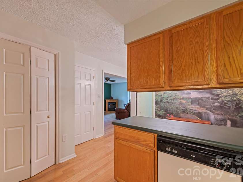 42 Greenview Drive, Maggie Valley, NC 28751.  MLS# CAR4311130, YatesRealty ID 40821. 