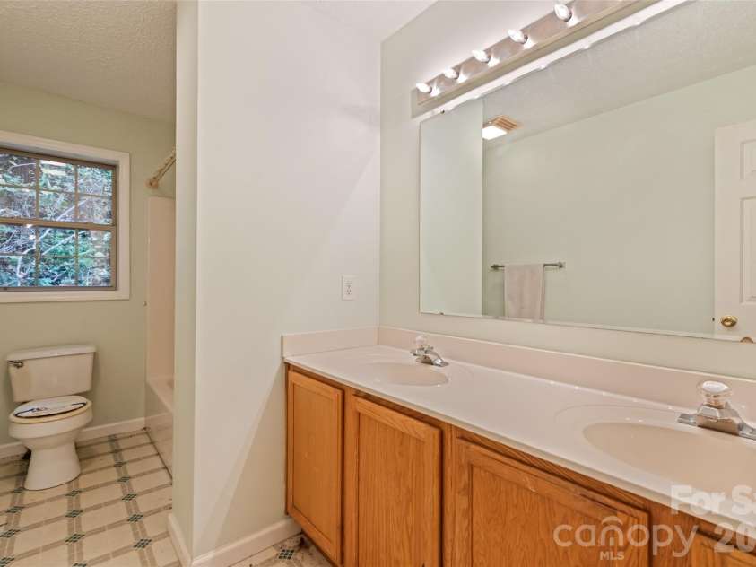 42 Greenview Drive, Maggie Valley, NC 28751.  MLS# CAR4311130, YatesRealty ID 40821. 