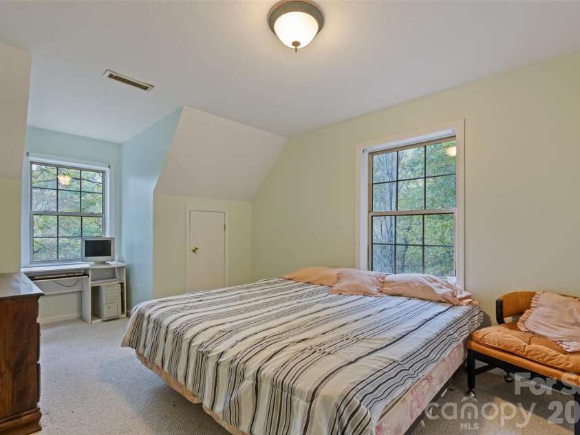 42 Greenview Drive, Maggie Valley, NC 28751.  MLS# CAR4311130, YatesRealty ID 40821. 