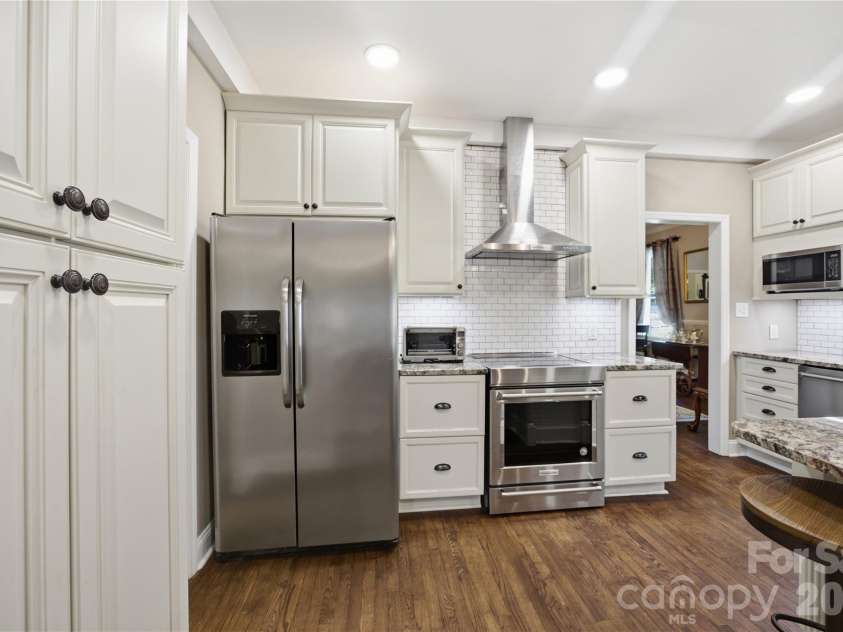 455 Heathcote Drive, Statesville, NC 28677.  MLS# CAR4377462, YatesRealty ID 40823. 