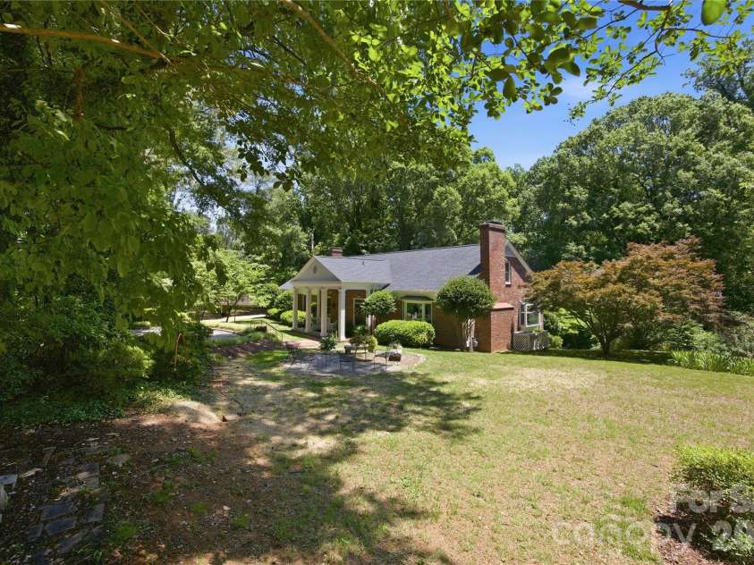 455 Heathcote Drive, Statesville, NC 28677.  MLS# CAR4377462, YatesRealty ID 40823. 