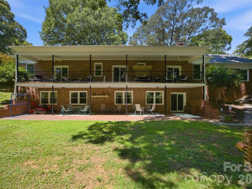455 Heathcote Drive, Statesville, NC 28677.  MLS# CAR4377462, YatesRealty ID 40823. 