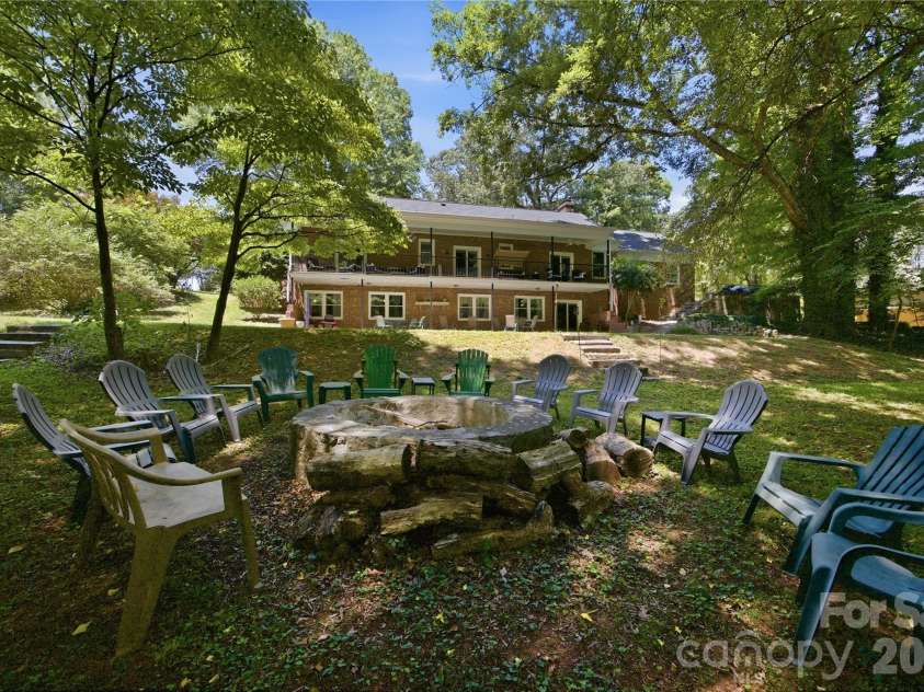 455 Heathcote Drive, Statesville, NC 28677.  MLS# CAR4377462, YatesRealty ID 40823. 