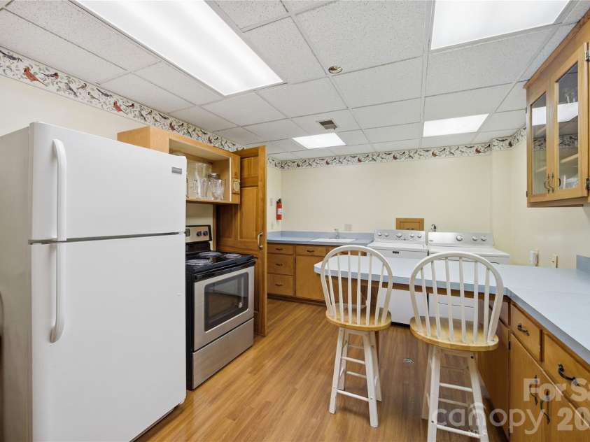 455 Heathcote Drive, Statesville, NC 28677.  MLS# CAR4377462, YatesRealty ID 40823. 