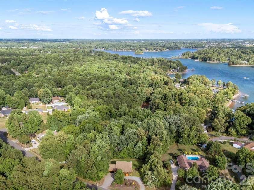 133 Folkstone Road, Mooresville, NC 28117.  MLS# CAR4397387, YatesRealty ID 40824. .4 Miles from Stumpy Creek Park