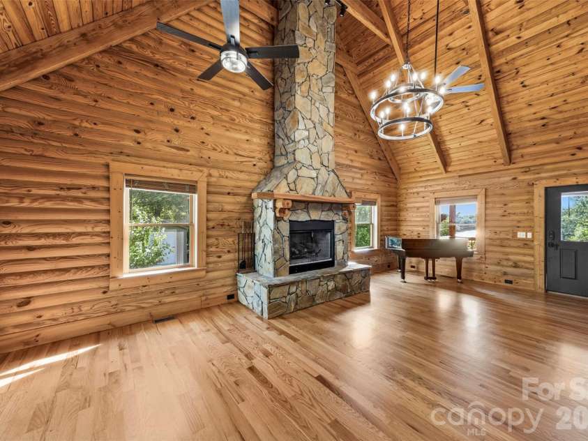 133 Folkstone Road, Mooresville, NC 28117.  MLS# CAR4397387, YatesRealty ID 40824. 