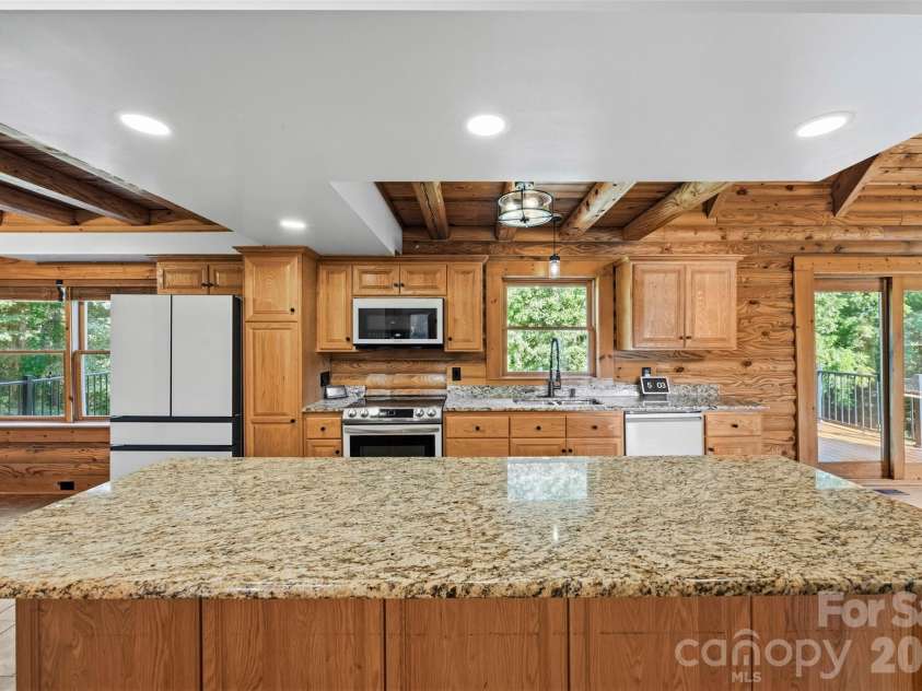 133 Folkstone Road, Mooresville, NC 28117.  MLS# CAR4397387, YatesRealty ID 40824. 